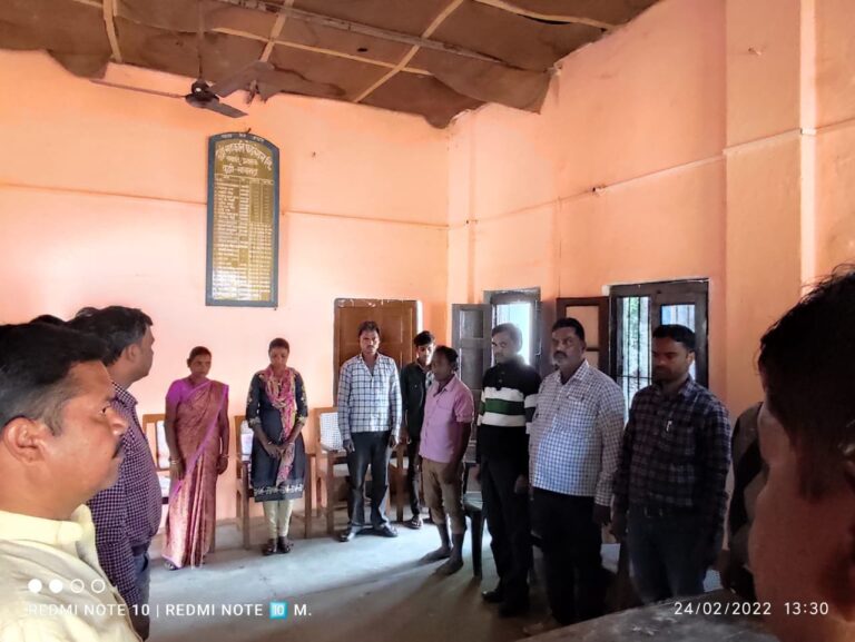 जनपद के सहायक निबंधक के निधन पर लोगों ने शोक सभा कर श्रद्धा सुमन अर्पित किया।