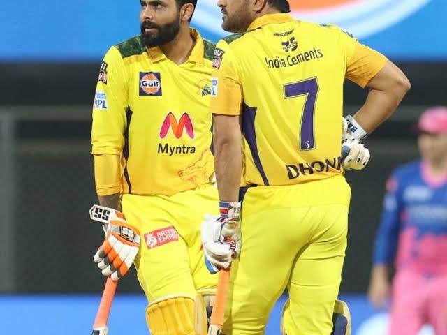 CSK New Captain – 14 साल में पहली बार चेन्नई सुपर किंग्स ने बदला कप्तान, धोनी ने जडेजा को दी टीम की कमान।
