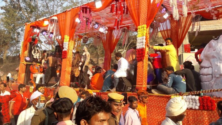 रेनुकूट मे अनोखी है, भगवान शंकर की बारात, भूत- प्रेत पिशाच , बेताल है बाराती।