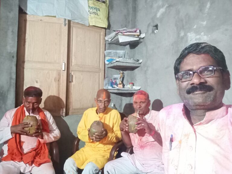 रंगोत्सव का त्यौहार होली उल्लास और उमंग के साथ मनाया गया, सायंकाल से देर रात्रि तक लजीज घरों पकवानों का लोगों ने लुफ्त उठाया।