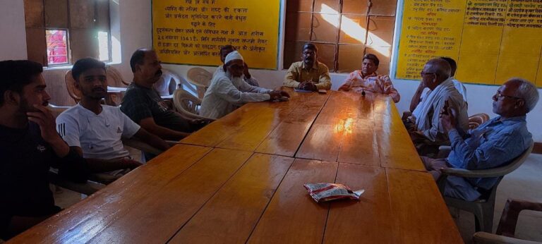 दुद्धी फुटबॉल कमेटी की बैठक सिविल बार एसोसिएशन सभागार में हुआ।