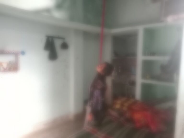 अज्ञात कारणों से विवाहिता ने पंखे से लटक कर दी जान।