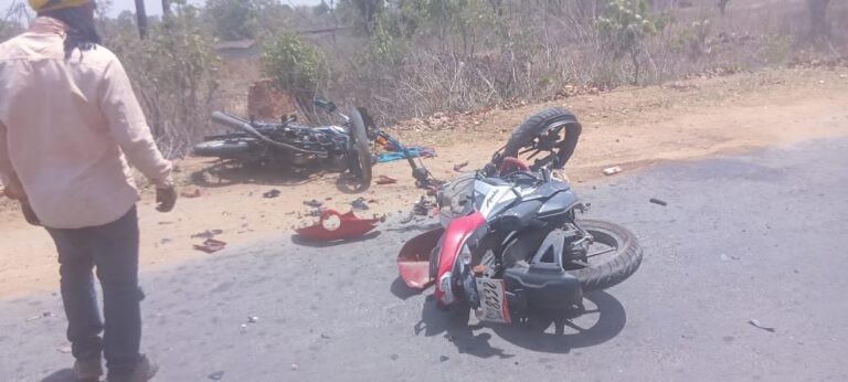 बभनी – दो बाइक की जोरदार टक्कर में दो युवकों की मौत, एक की गलती ने ली दोनों की जान।