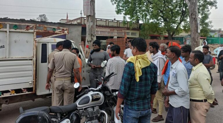 सोनभद्र – पिकप ने साइकिल सवार अधेड़ को रौंदा, मौत।