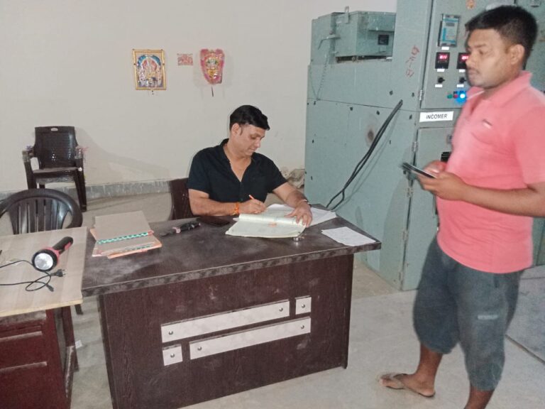 उपकेंद्र जवारीडाँड़ का औचक निरीक्षण उपखंड अधिकारी इंजीनियर विमलेश सिंह ओबरा द्वारा किया गया।