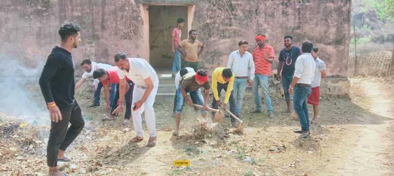 निःशुल्क शिक्षा प्रदान करने के उद्देश्य से डाला चौकी इंचार्ज व नव निर्माण सेना के कार्यकर्ताओं ने बढ़ाया कदम।