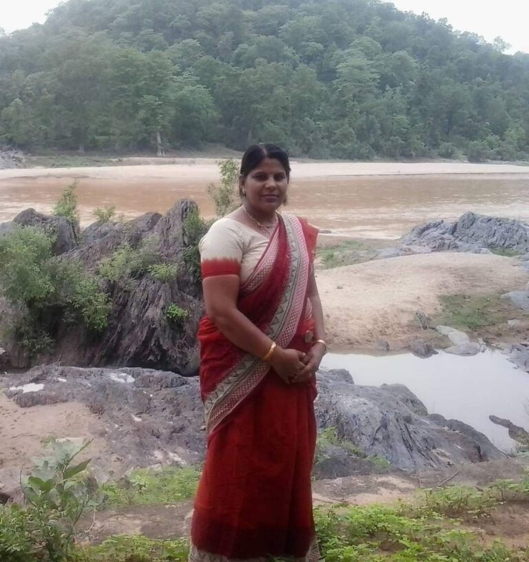 दुद्धी विधानसभा पूर्व विधायक रूबी प्रसाद के जाति प्रमाण पत्र प्रकरण में हाईकोर्ट ने प्रमाण पत्र निरस्त करने के आदेश पर लगाया स्टे।