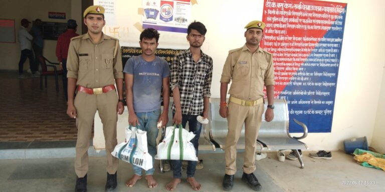 ओबरा पुलिस ने कुल 03 किग्रा 200 ग्राम गांजा के साथ दो  को किया गिरफ्तार।