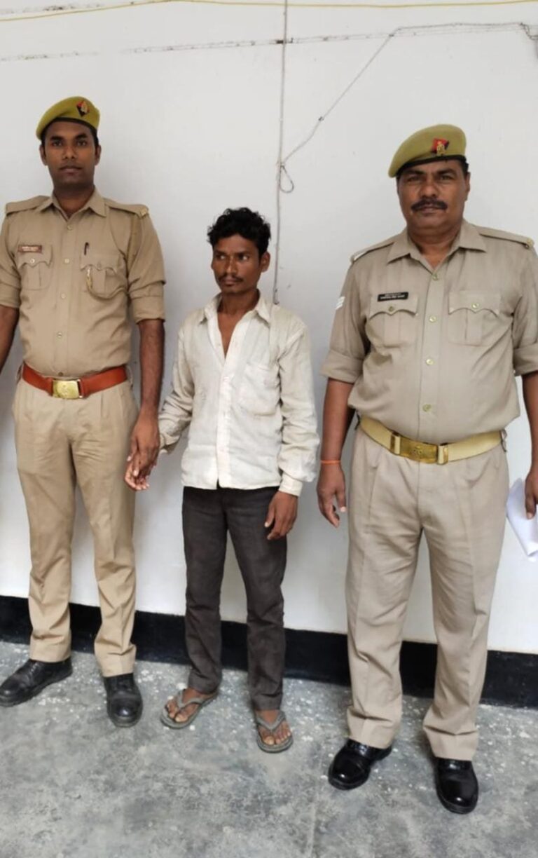 सोनभद्र : चोपन पुलिस ने दुष्कर्म एवं पॉक्सो एक्ट से सम्बन्धित 1 वांछित अभियुक्त को किया गिरफ्तार।