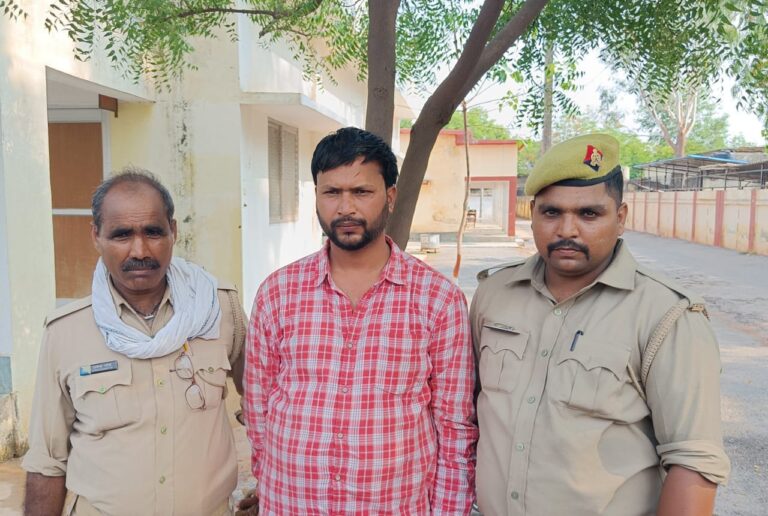 सोनभद्र : शिवद्वार पुलिस द्वारा वांछित व्यक्ति को किया गया गिरफ्तार।