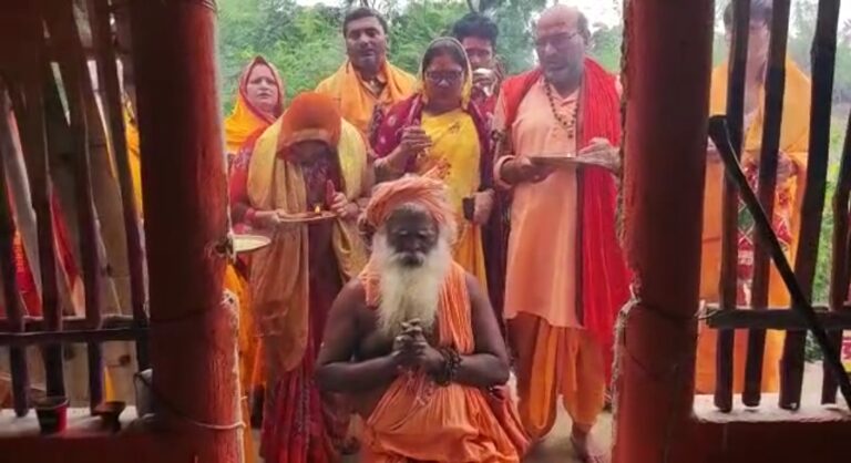 सोनभद्र : “भगवान का कृपा पात्र बनने को प्रेम जरूरी।” – साध्वी यशोदा, 11 गरीब कन्याओं की आज होगी शादी।