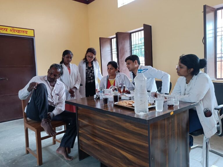 दुद्धी – आजादी के अमृत महोत्सव पर ग्राम गुलाल झरिया में सेवा समर्पण संस्थान द्वारा निशुल्क स्वास्थ्य मेला का आयोजन हुआ।