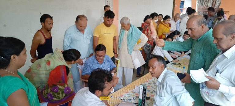 सेवा समर्पण संस्थान के तत्वाधान में स्वास्थ्य मेला दुद्धी में 223 मरीजों का हुआ उपचार।