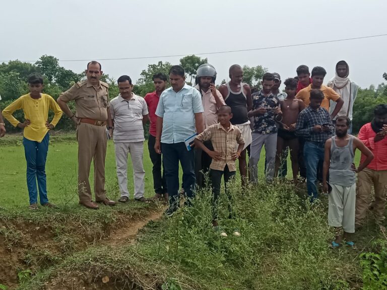 संदिग्ध स्थिति में सैलून संचालक का बावली में मिला शव,मोबाईल जूता, गमछा बावली के तट पर पाया गया।