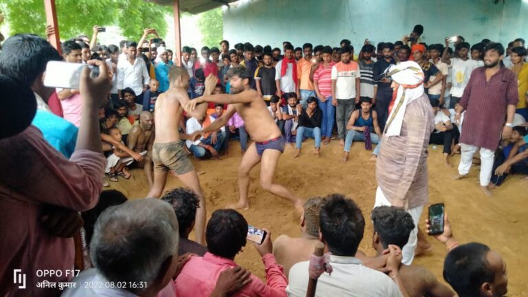 डाला में नागपंचमी पर हुआ भव्य दंगल का आयोजन।