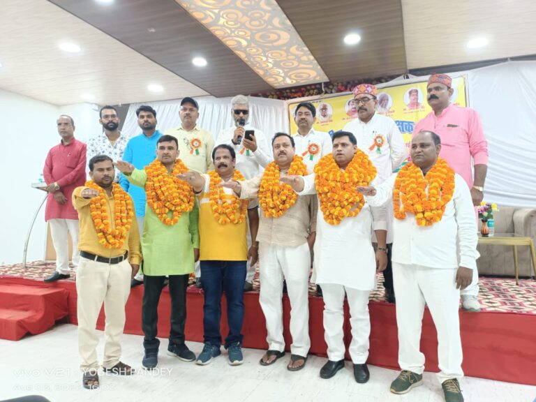 उत्तर प्रदेशीय प्राथमिक शिक्षक संघ की जिला कार्यकारिणी का चुनाव हुआ सम्पन्न, योगेश पाण्डेय बने जिलाध्यक्ष।