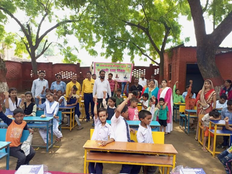 दिव्यांग बच्चो के साथ राखी रक्षा दिवस मनाया लायंस क्लब जौनपुर “सूरज” ने।