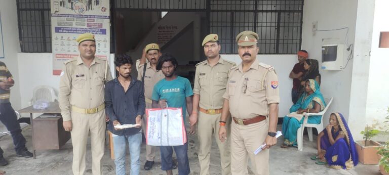 दो अभियुक्तों को असलहा व गांजा के साथ किया गिरफ्तार।