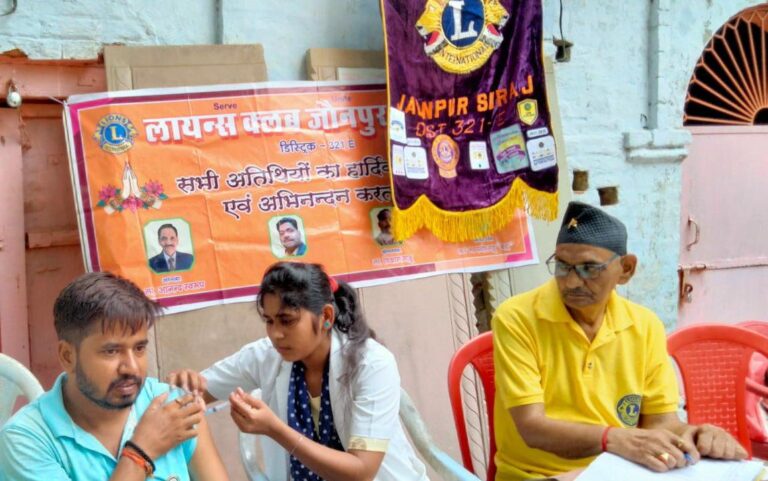 लायंस क्लब सूरज ने विशेषरपुर मे लगाया स्वास्थ्य कैंप, बताया कोविड-19 के बूस्टर डोज के फायदे।