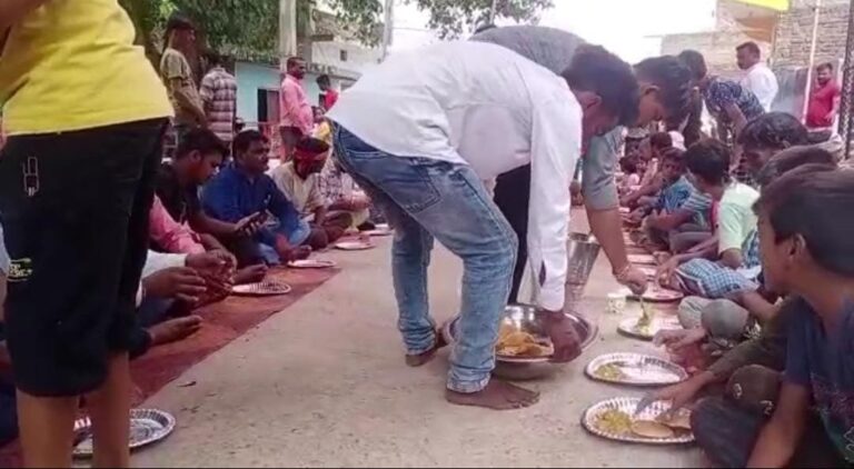 श्री महाकाल सेवा समिति ने कराया भंडारा।