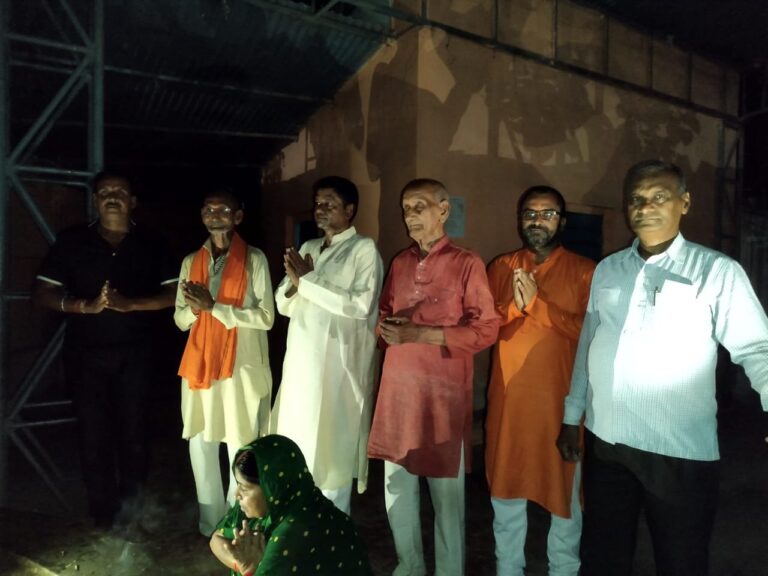 दुद्धी – ब्रह्म बाबा के पूजन – अर्चन उपरान्त रामलीला नाट्य मंडली के पात्रों का अभिनय प्रशिक्षण आज से शुरू।