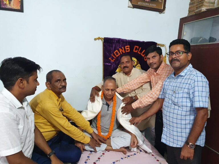 जौनपुर लायंस क्लब “सूरज” ने शिक्षक दिवस पर किया शिक्षकों को सम्मानित।