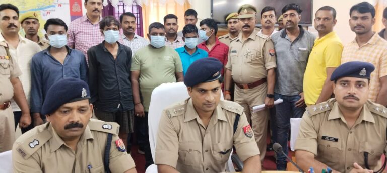 सोनभद्र :मादक पदार्थों की तस्करी करने वाले अन्तर्जनपदीय गैंग के 05 अभियुक्त एवं 05अभियुक्ता को एक करोड़, 05 लाख के हेरोइन के साथ गिरफ्तार किया गया।