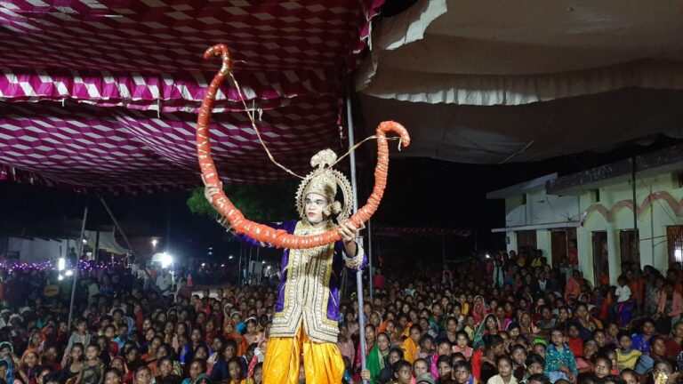 म्योरपुर रामलीला :  सीता स्वयंवर लीला का मंचन,धनुष टूटते ही जय श्री राम का उदघोष।