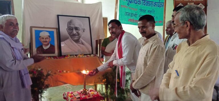 शाश्वत जीवन जीने का रास्ता महात्मा गांधी ने विश्व को दिखाया – रामदुलार सिंह गौड़ विधायक