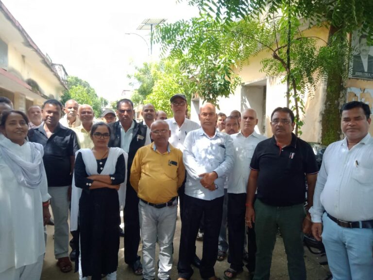 दुद्धी के अधिवक्ता संघ ने व्यापार मंडल के अध्यक्ष के निधन पर शोक जताया,न्यायिक कार्य से विरत रहे।