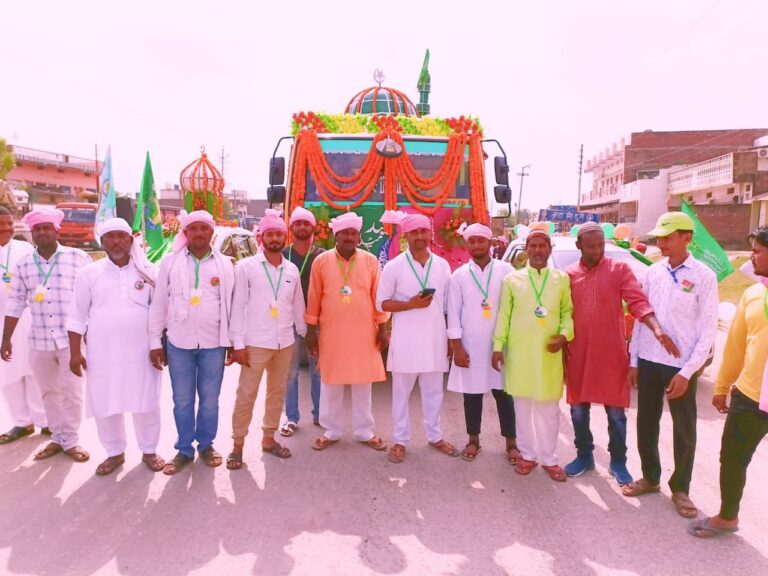 ईद मिलाद उन नबी के त्योहार मद्देनजर निकली जुलूस।