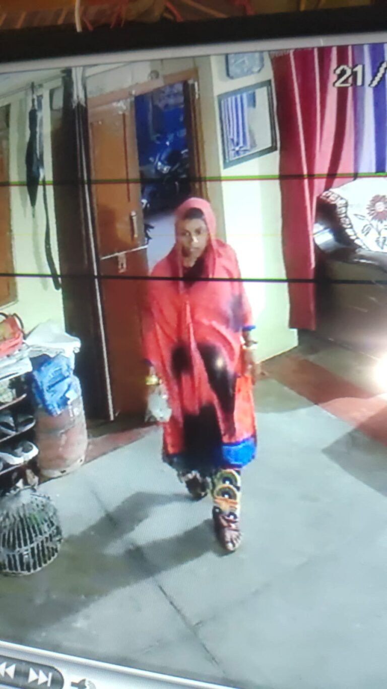 दुद्धी : दिनदहाड़े घर में घुसकर दुद्धी वार्ड 11 में चोरी, कैमरे में रिकॉर्ड हुई फुटेज।