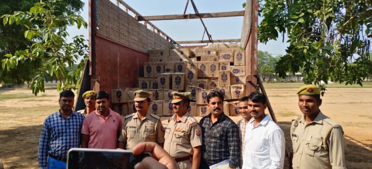 Sonbhadra News : अवैध अंग्रेजी शराब से भरी ट्रक चढ़ा सोनभद्र पुलिस के हत्थे,लगभग 40 लाख की शराब समेत ट्रक जब्त।