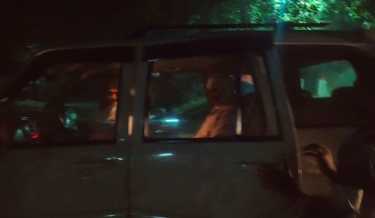 निजी कंपनी ने परिजन को कहा घटना फैक्ट्री के बाहर का बताना, वही दूसरे जिम्मेदार ने घटना स्वीकार किया।