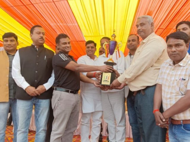 मंडल स्तरीय खेलकूद प्रतियोगिता में सोनभद्र का रहा दबदबा, बना चैंपियन।