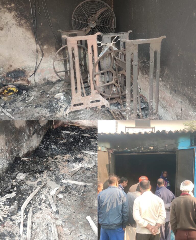 शार्ट सर्किट से दुकान में लगी आग,हजारों का सामान जलकर हुआ राख।