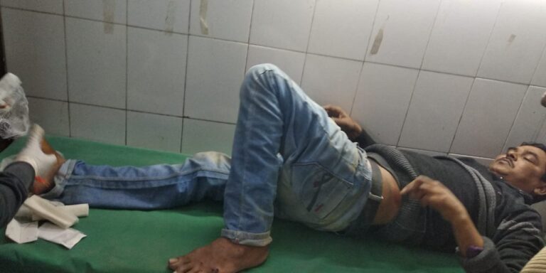 बोलेरो ने बाइक सवार को मारी टक्कर, घायल।