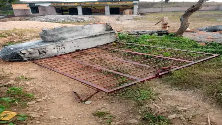 Sonbhadra News : प्राथमिक विद्यालय हादसा, लापरवाही ने ली मासूम की जान, BSA ने प्रधानाध्यापक को किया निलंबित।