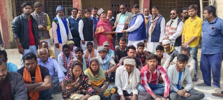 मजदूरों के हक की लड़ाई के लिए आगे आए दयालु