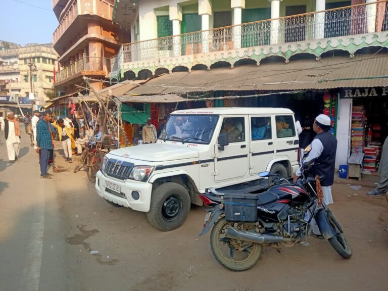 दुद्धी सोनभद्र : एस आई बी टीम का छापा व्यापारियों के प्रतिष्ठान बंद, दहशत।