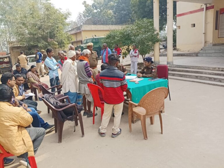 थाना समाधान दिवस के अवसर पर अपर पुलिस अधीक्षक (मुख्यालय) ने सुनी समस्याएं।