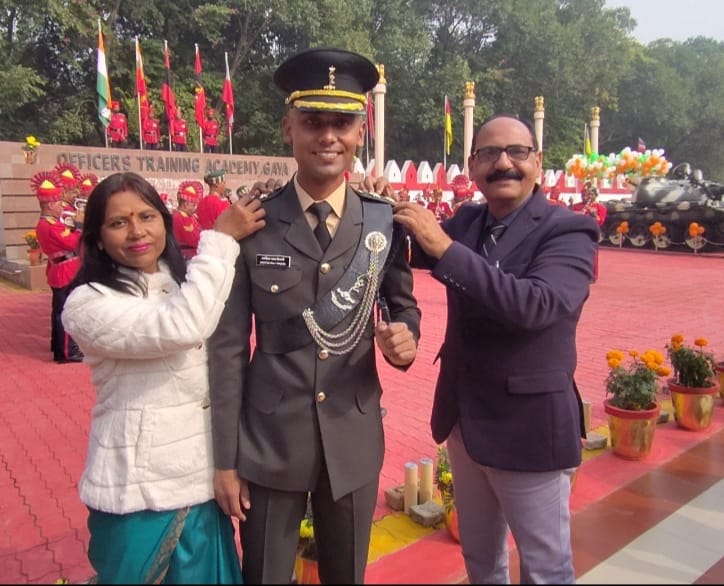 Sonbhadra News : सोनभद्र की माटी ने दिया भारतीय थल सेना को 22 वर्षीय लेफ्टिनेंट।