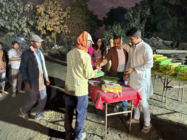 मास्टर आदित्य सिंह ने गौ सेवा एवम वस्त्र वितरण कर मनाया अपना जन्म दिन।