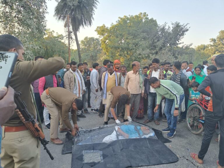 विपरीत दिशा से आ रही ट्रैक्टर की चपेट में आने से बाइक सवार की मौत।