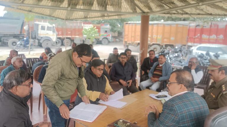 चोपन थाना में समाधान दिवस पर आए कई मामले, निस्तारण हेतु दिशा निर्देश।