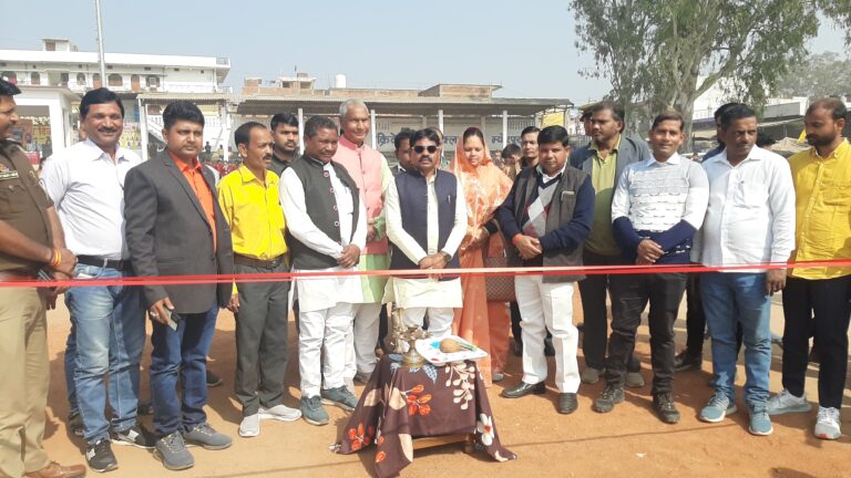 म्योरपुर : 19वां अंतर्राज्यीय क्रिकेट टूर्नामेंट का राज्य मंत्री ने किया उद्घाटन, पहली बार उतरी महिला टीम।