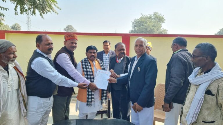 सिविल बार एसोसिएशन दुद्धी अध्यक्ष सहित पांच सदस्य प्रतिनिधि मंडल राज्य मंत्री संजीव गौड़ से मिला।