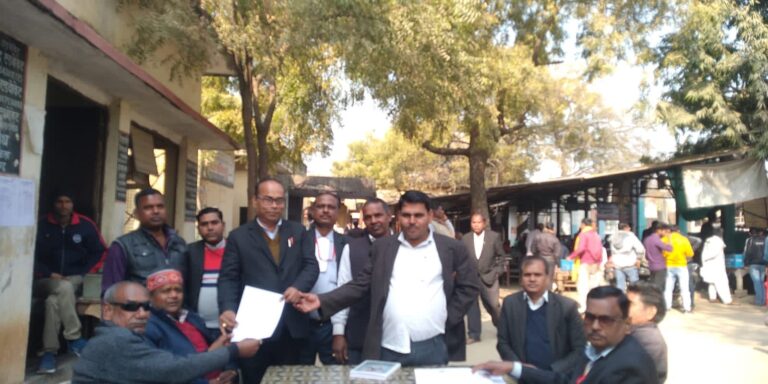 दुद्धी बार एसोसिएशन संघ चुनाव के लिए 13 नामांकन फार्म बिके, बार संघ में चुनावी हलचल तेज।