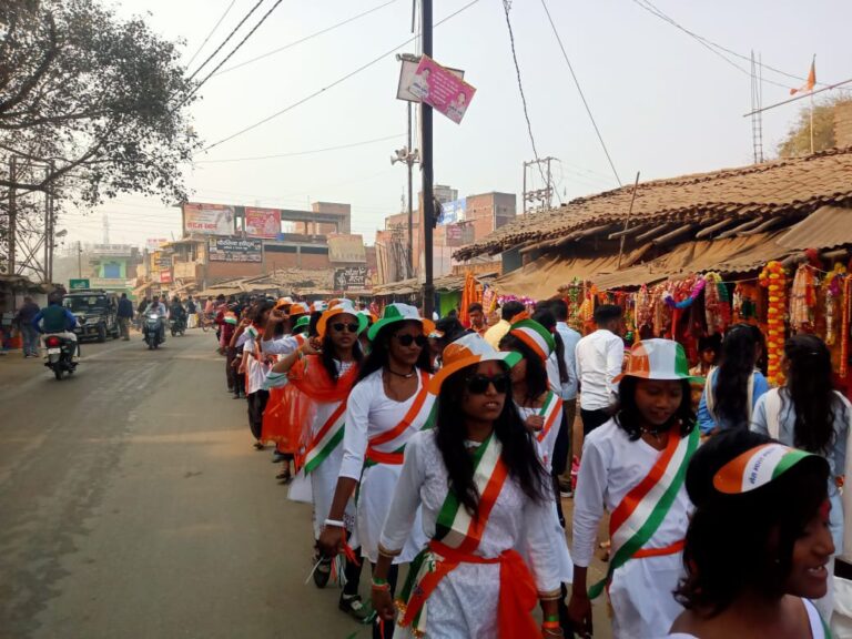 क़स्बे में रही गणतंत्र दिवस की धूम, विभिन्न सांस्कृतिक कार्यक्रमों से सराबोर रहा दुद्धी क्षेत्र।