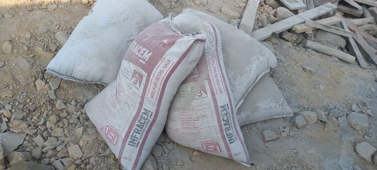 नगर में चर्चा,ठेकेदार कहाँ से ला कर खपा रहे नॉट फॉर सेल सीमेंट।